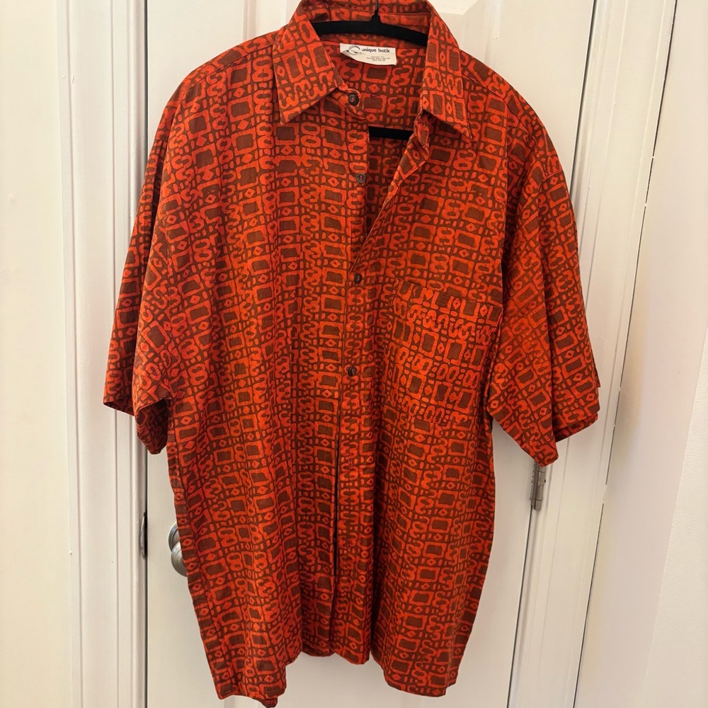 Unique Batik Raleigh NC Men's Orange Hawaiian Patterned Casual Shirt size M